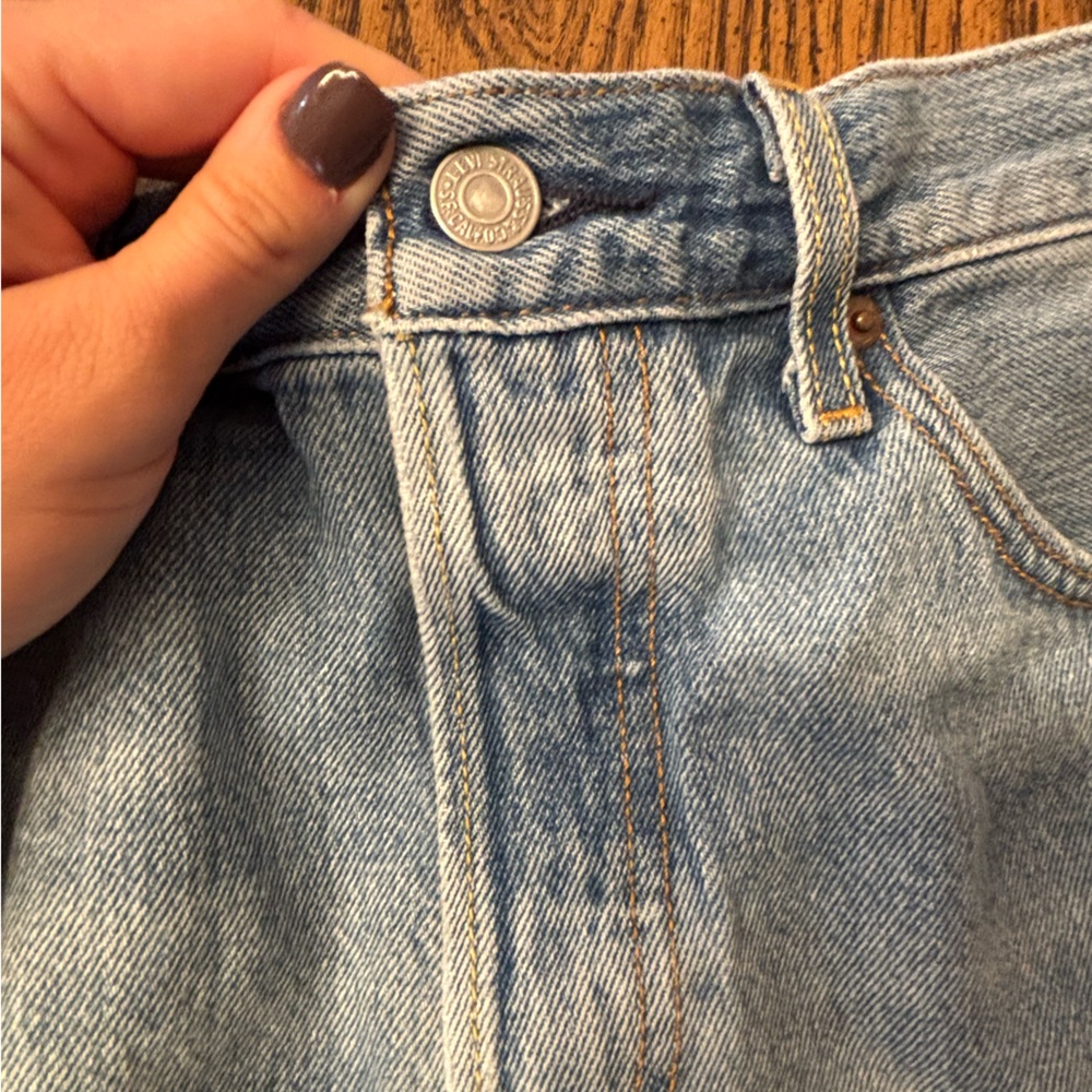 Levi’s women’s denim short W30 - Picture 4 of 15